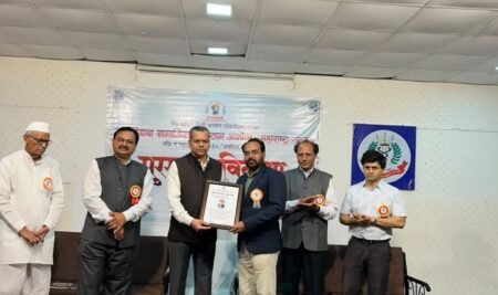Prof. Dr. Shailesh Kewatkar Honoured with the Ideal Teacher Award!