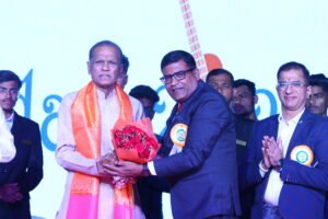Hon Sawale saheb felicitated by Dr Shirish Jain on Spandan 2025